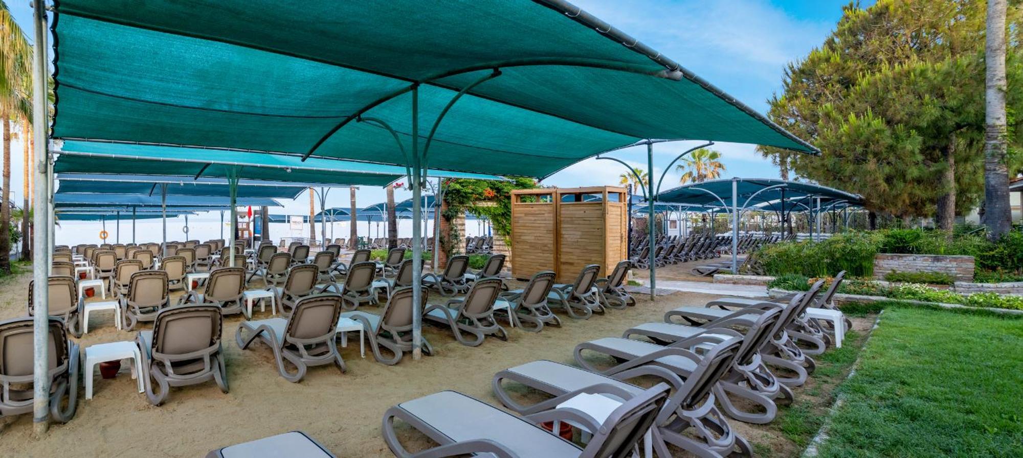 Trendy Palm Beach Adults Only Side Exterior photo
