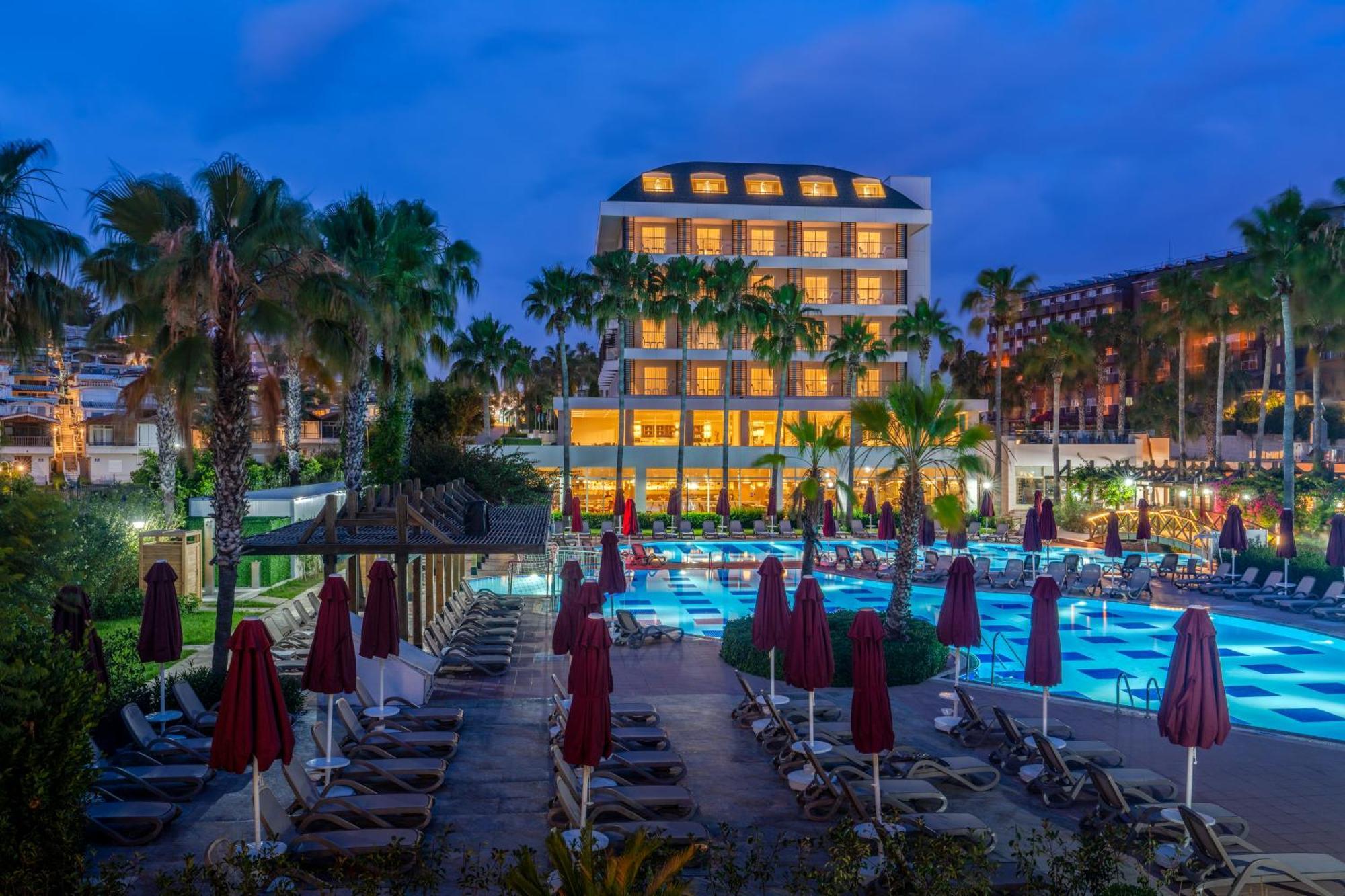 Trendy Palm Beach Adults Only Side Exterior photo