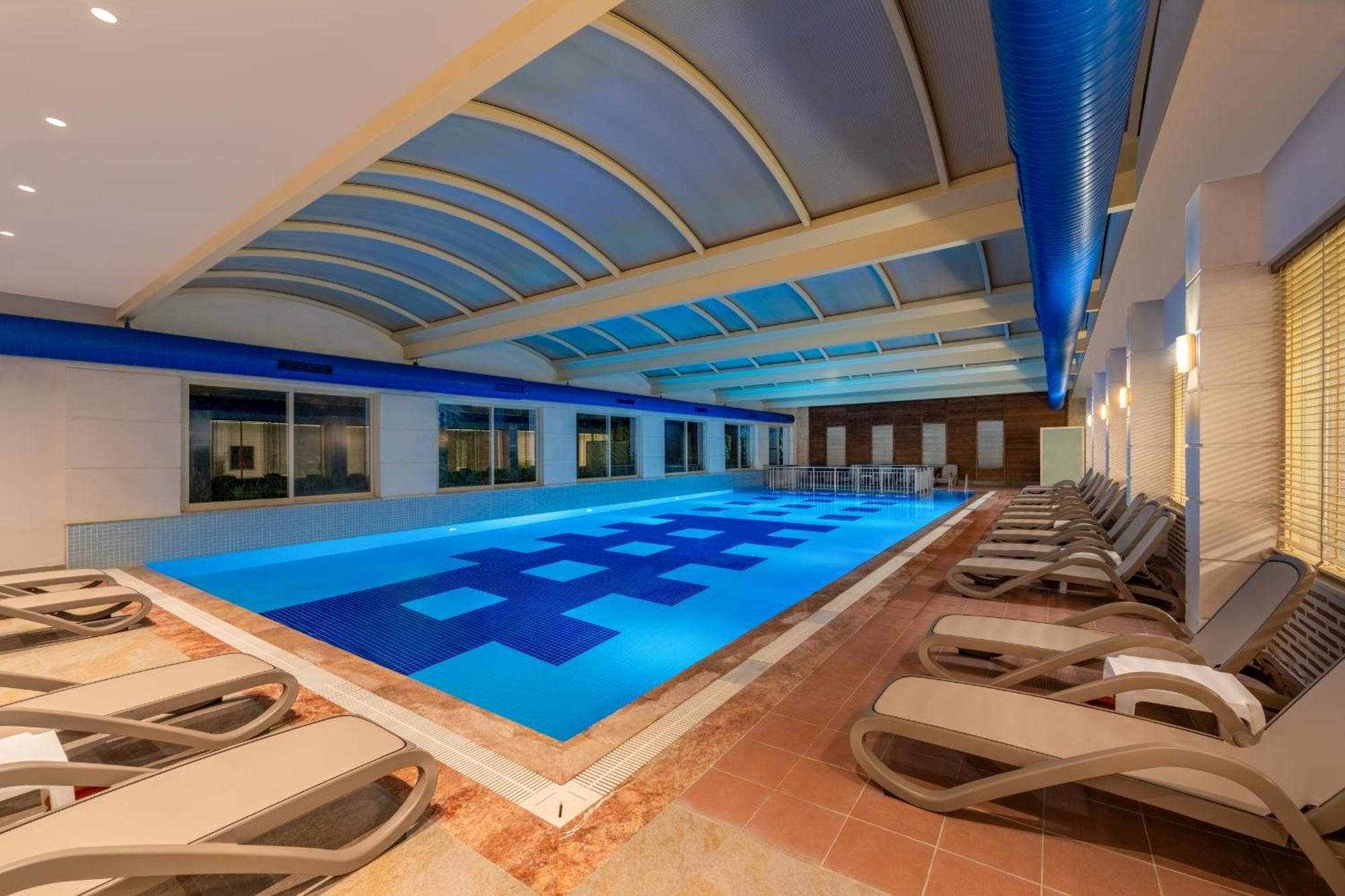 Trendy Palm Beach Adults Only Side Exterior photo