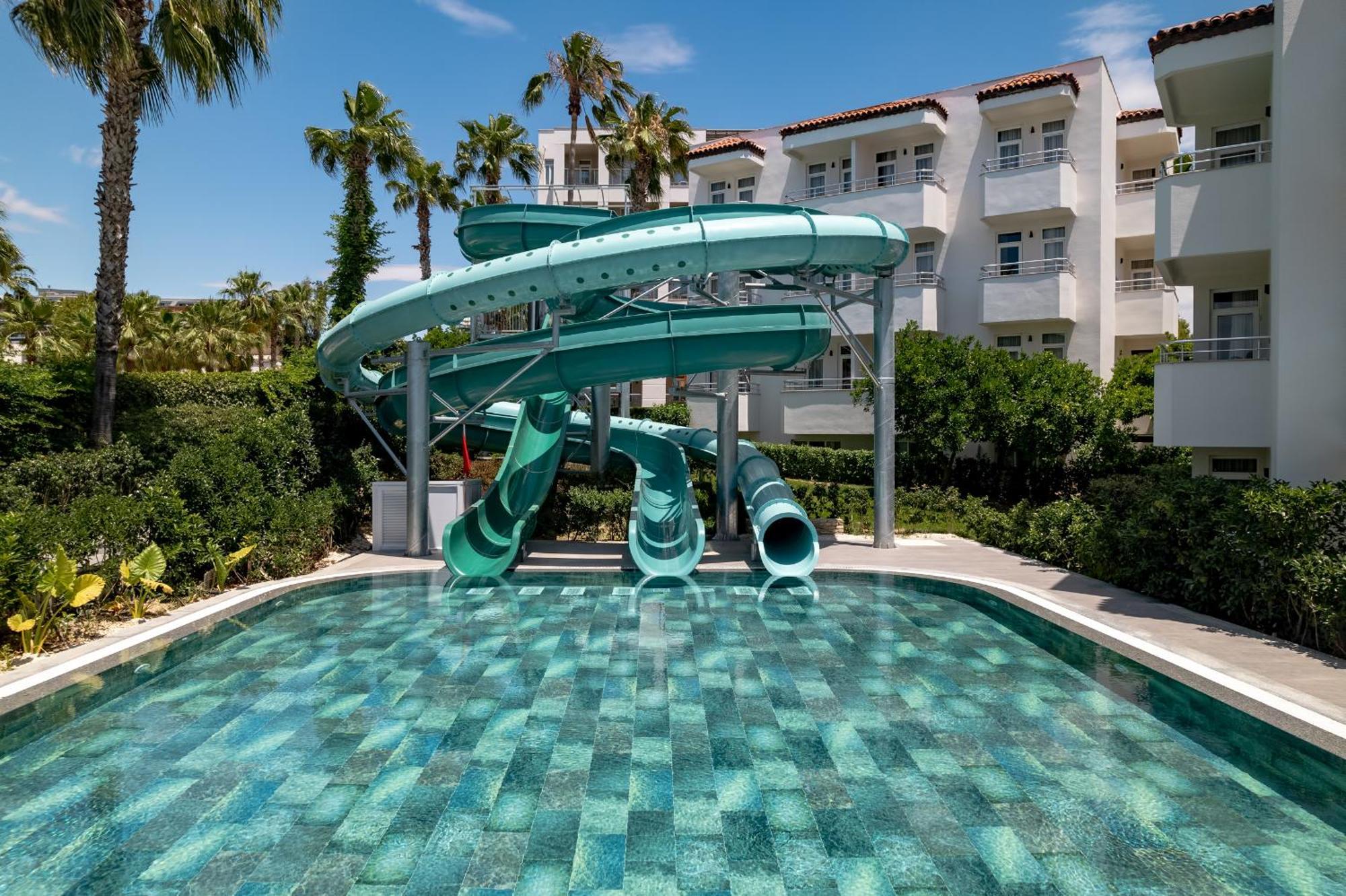Trendy Palm Beach Adults Only Side Exterior photo