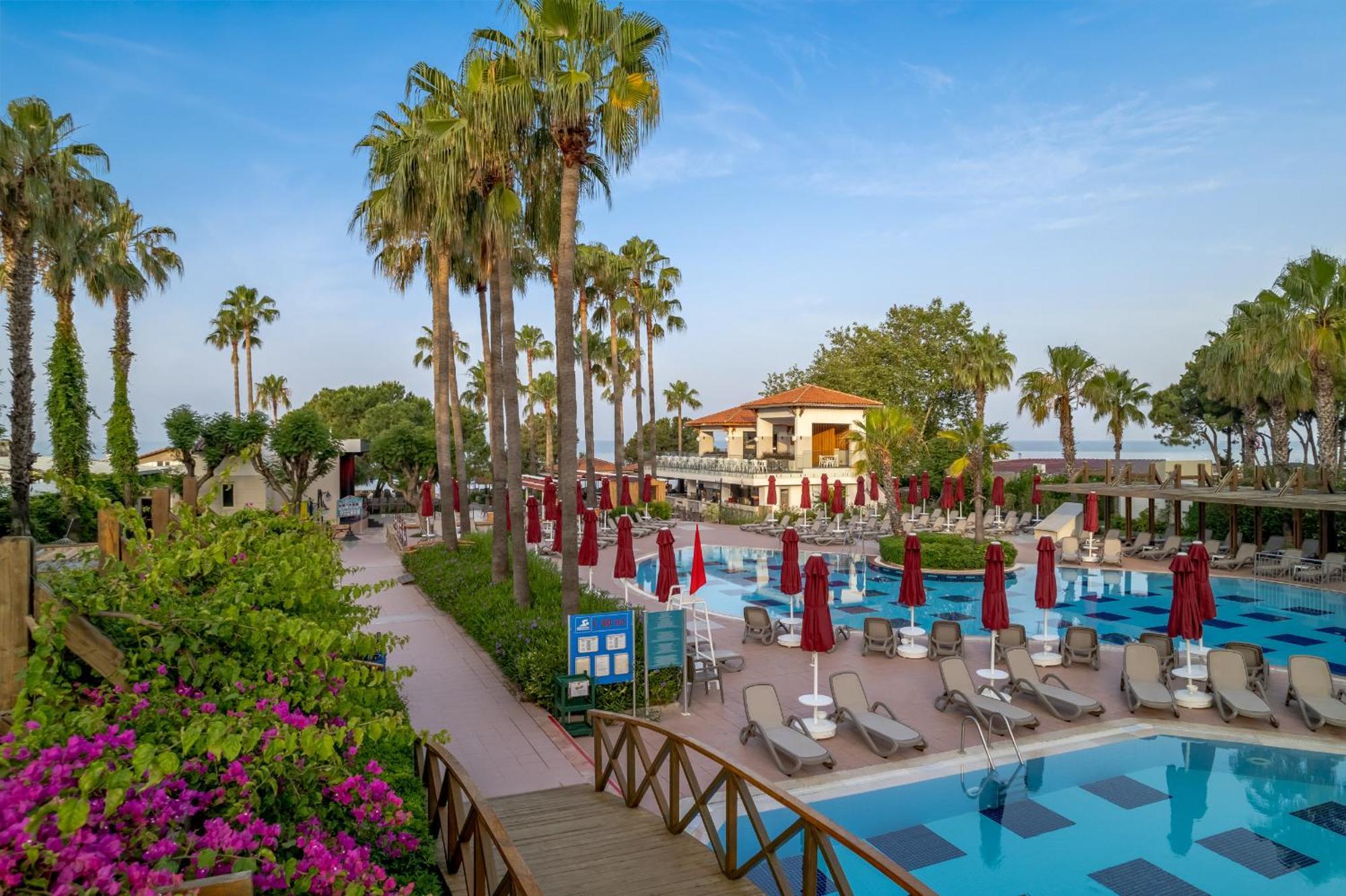 Trendy Palm Beach Adults Only Side Exterior photo