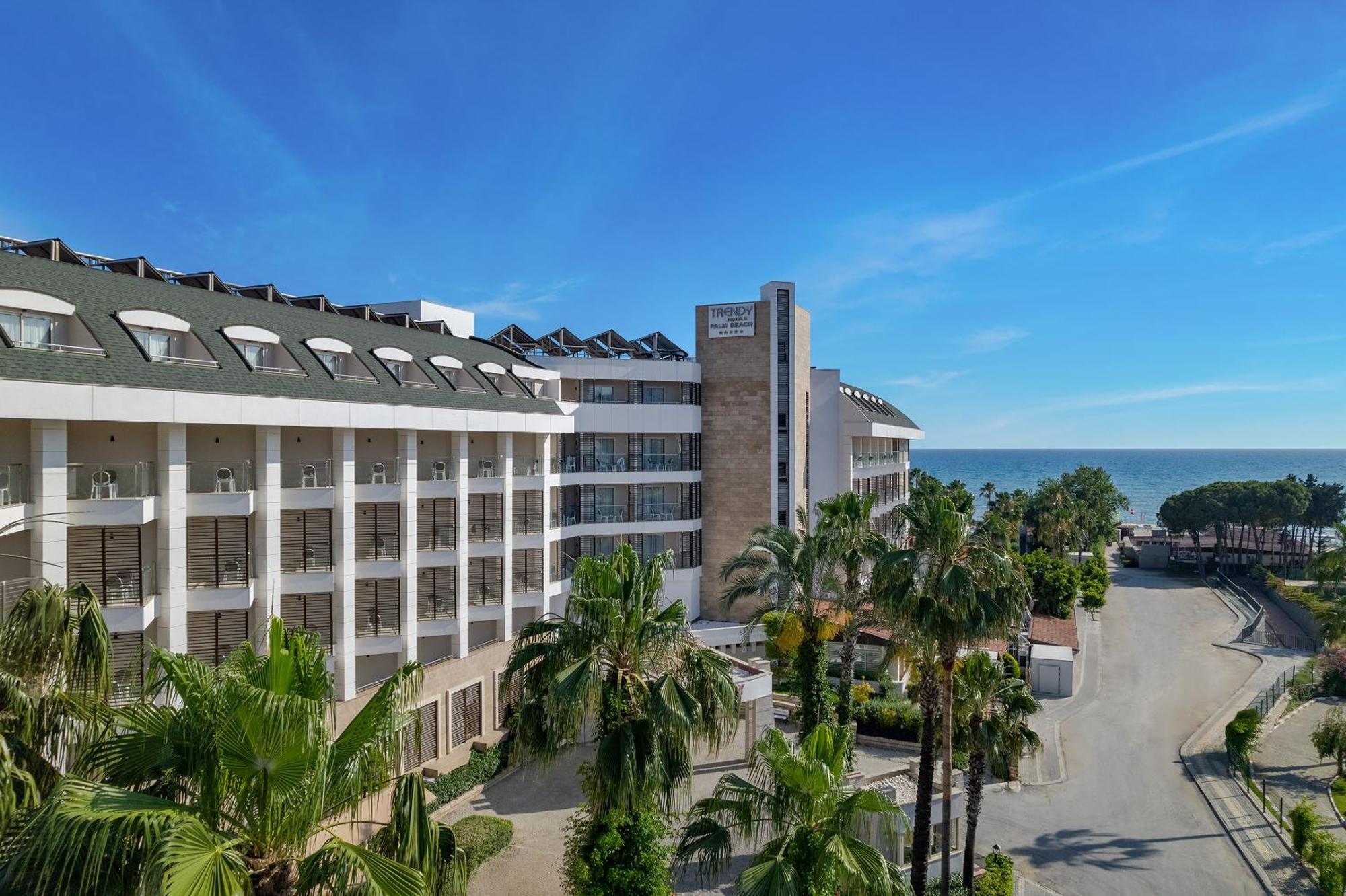 Trendy Palm Beach Adults Only Side Exterior photo