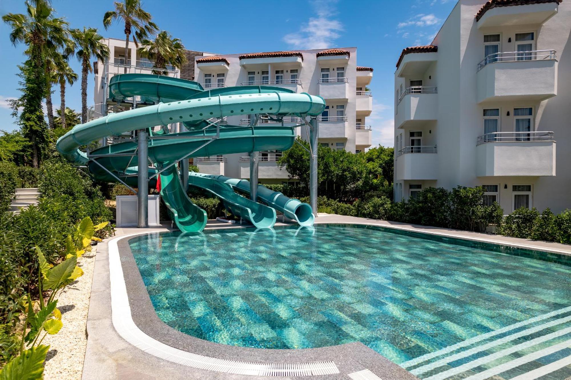 Trendy Palm Beach Adults Only Side Exterior photo